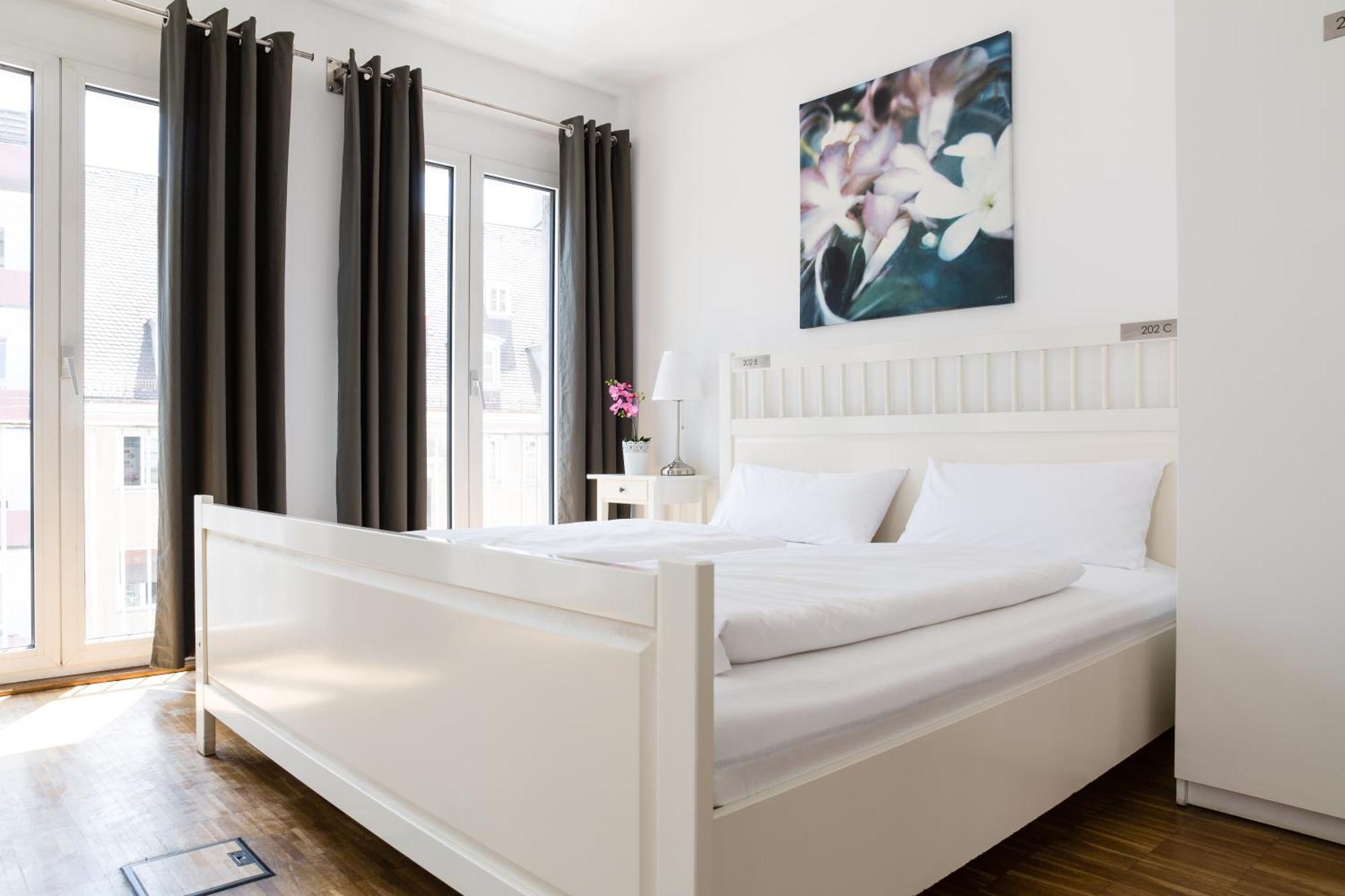 Nonstop Hotel Augsburg - Uebernacht - Hostelhotelhome - Exterior foto